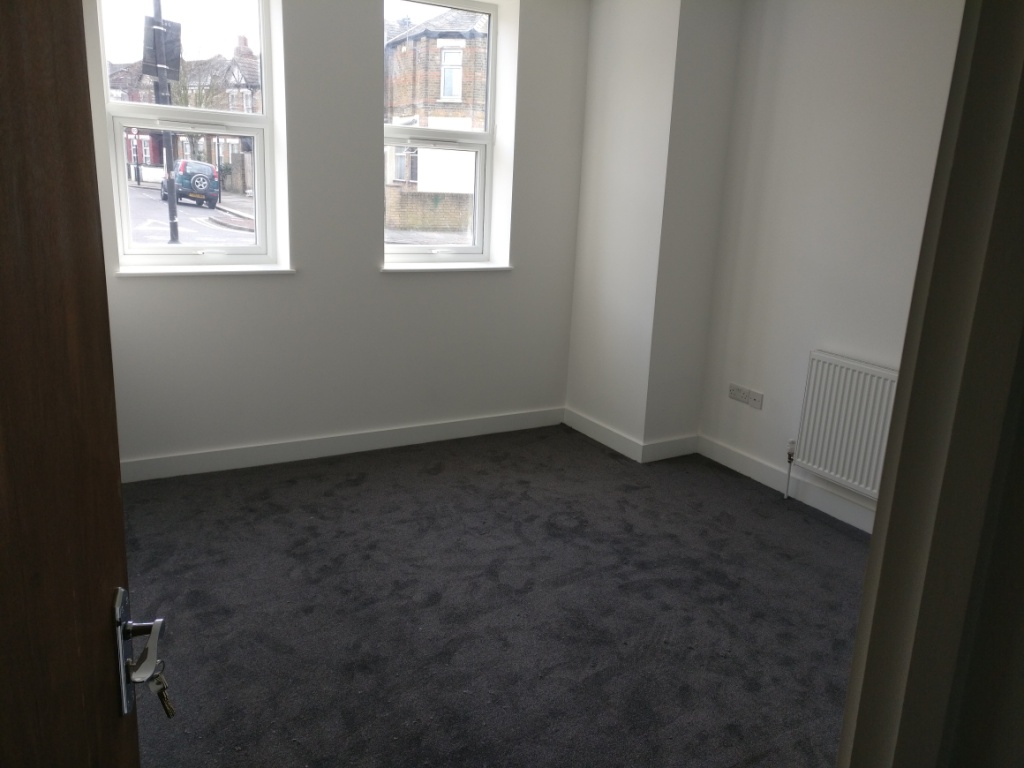 Large 2 Bedroom Garden Flat