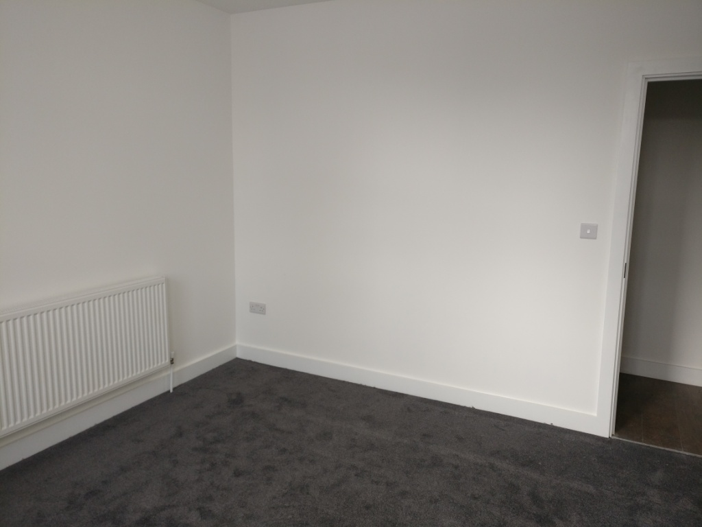 Large 2 Bedroom Garden Flat