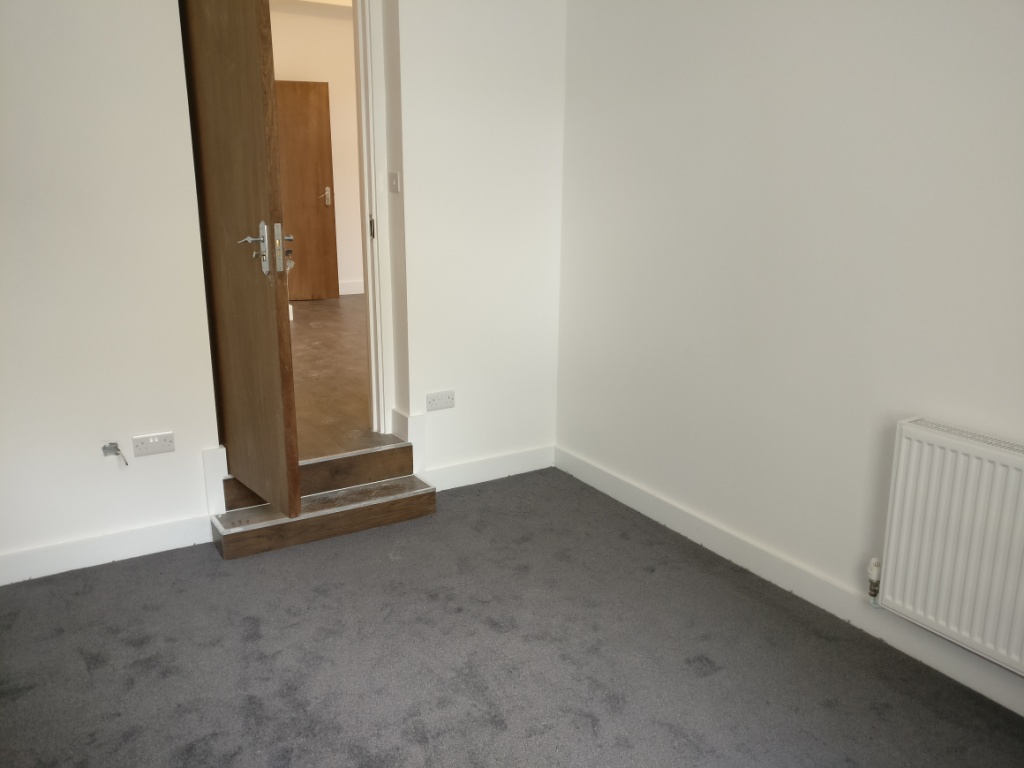 Large 2 Bedroom Garden Flat