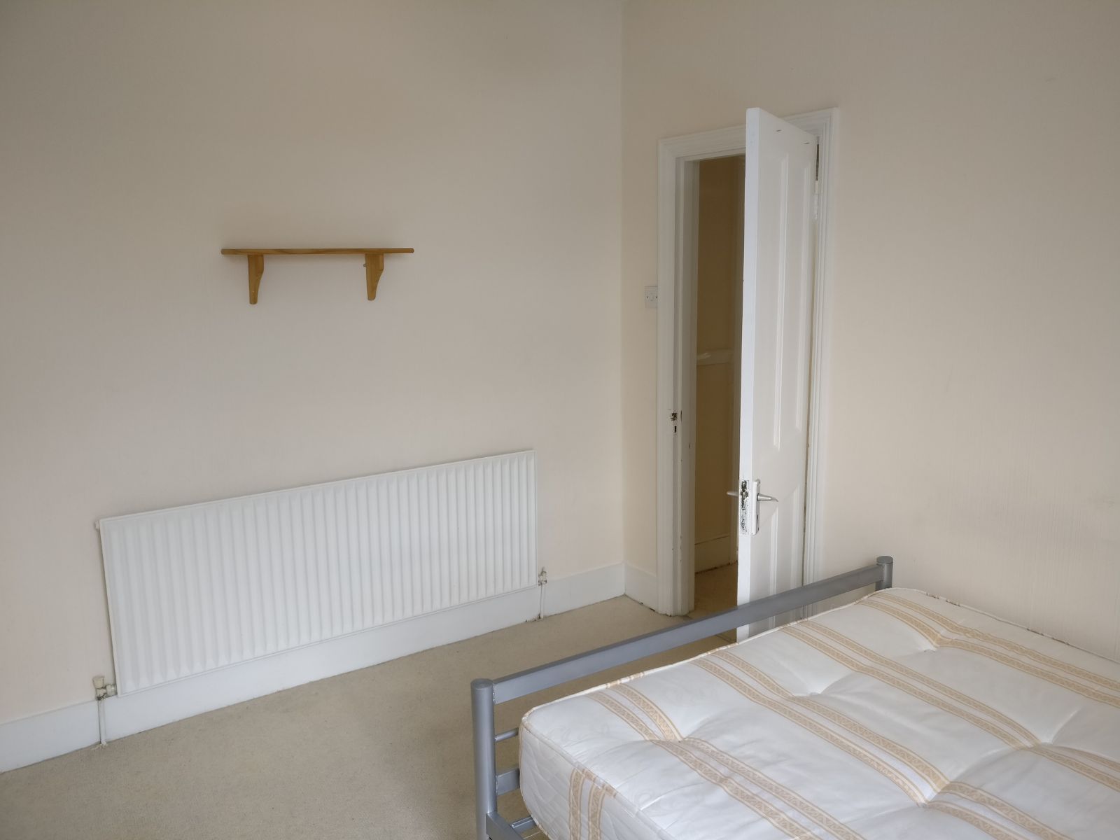 Spacious 1 Bedroom Flat