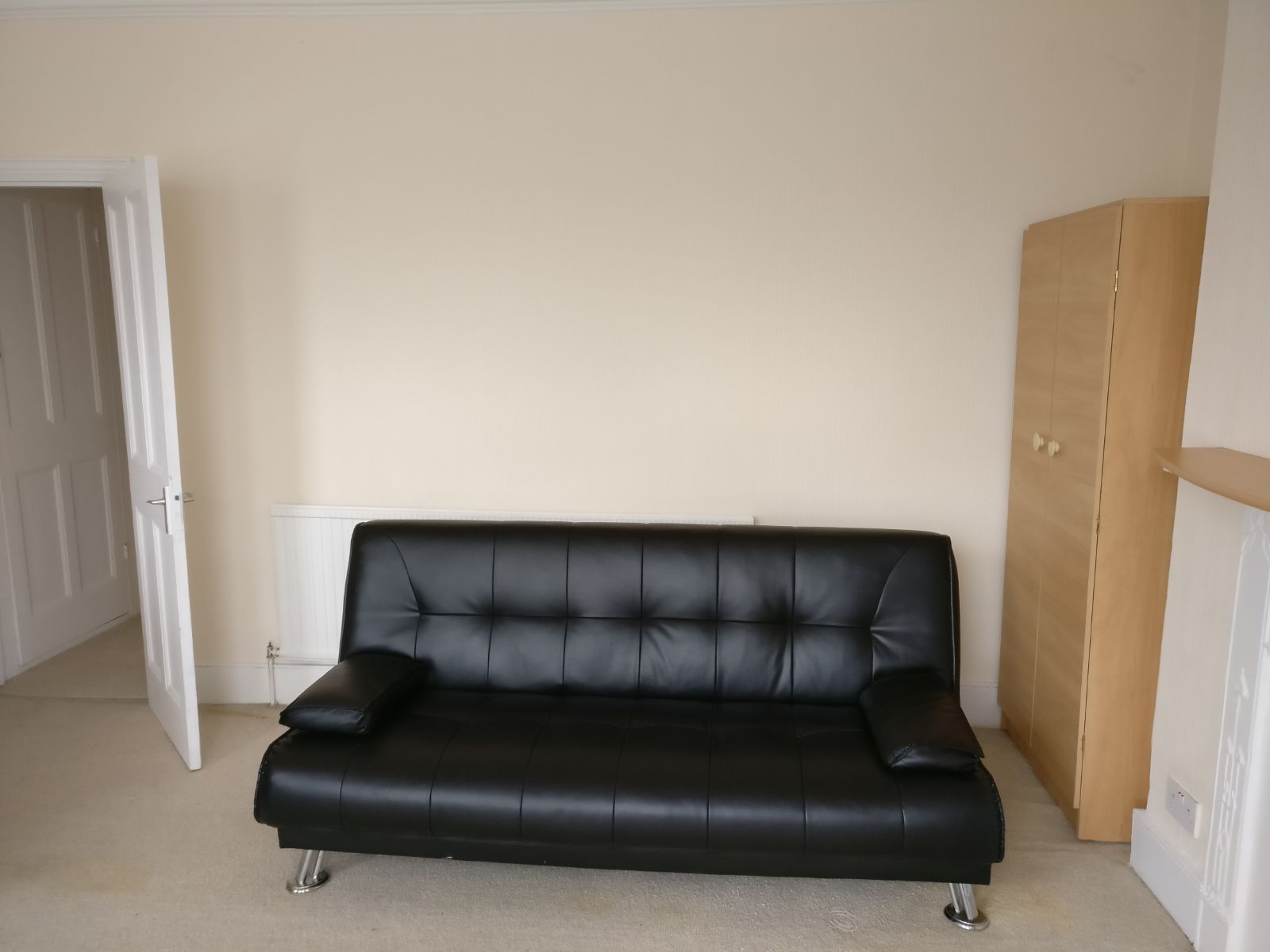 Spacious 1 Bedroom Flat