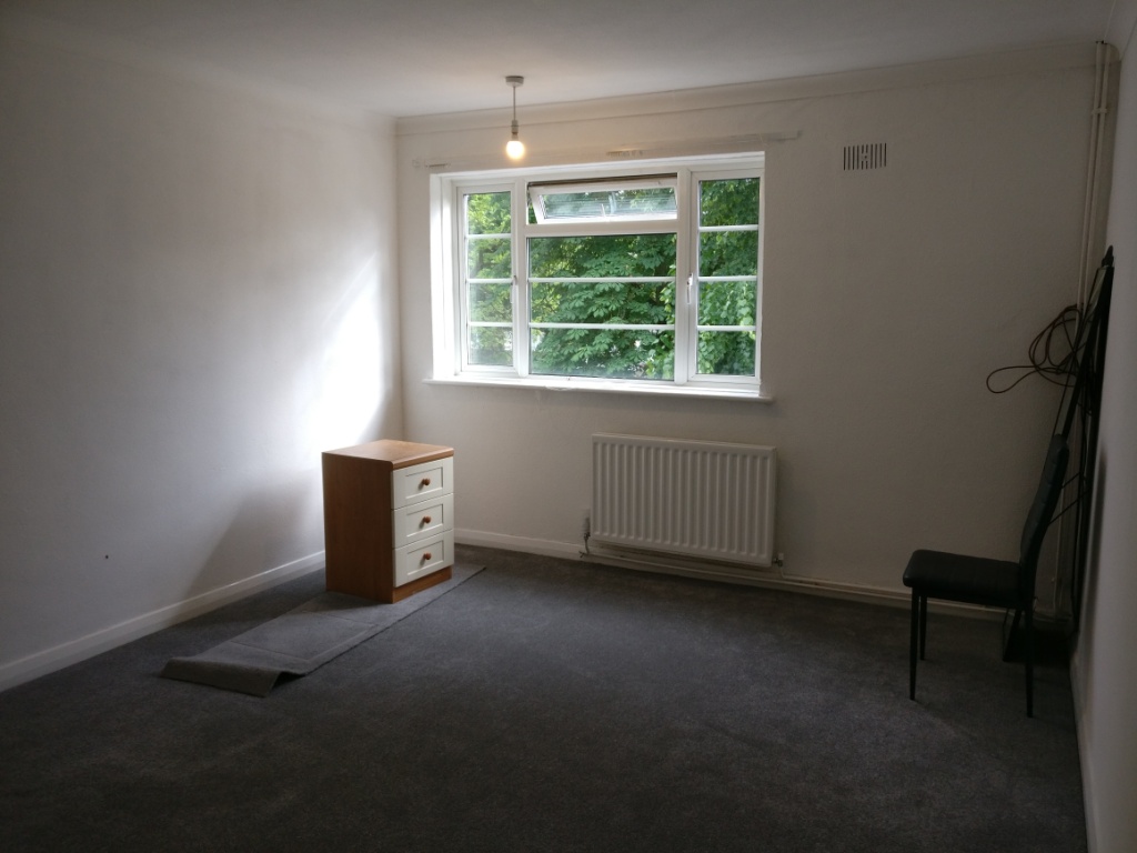 Spacious 2 Bedroom Flat