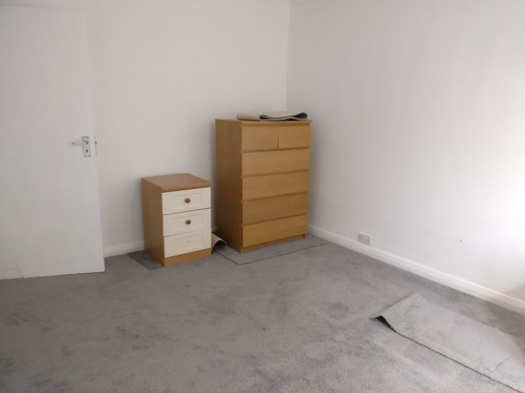 Spacious 2 Bedroom Flat