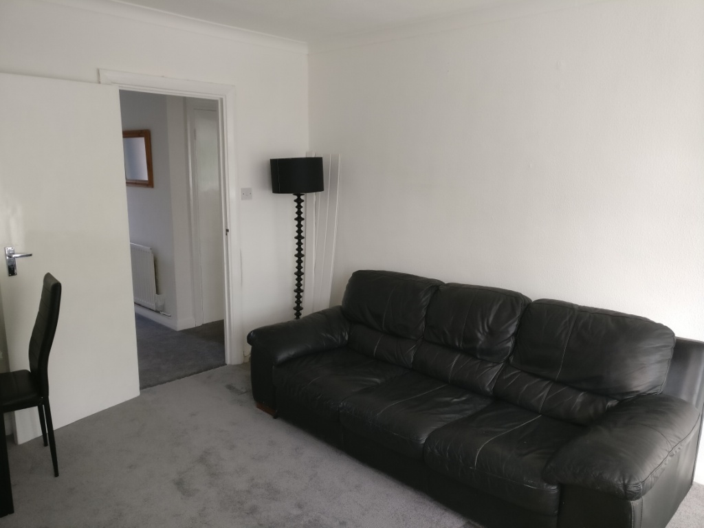 Spacious 2 Bedroom Flat