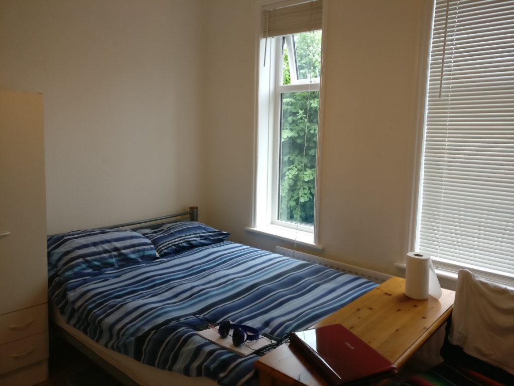 Double Studio near Tube