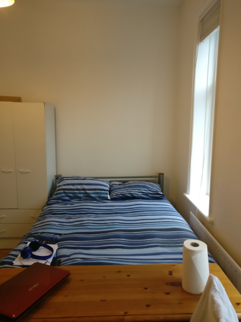 Double Studio near Tube