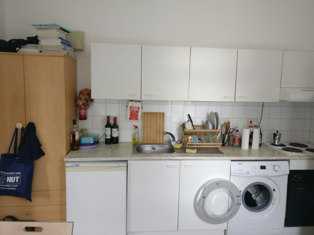 Double Studio near Tube